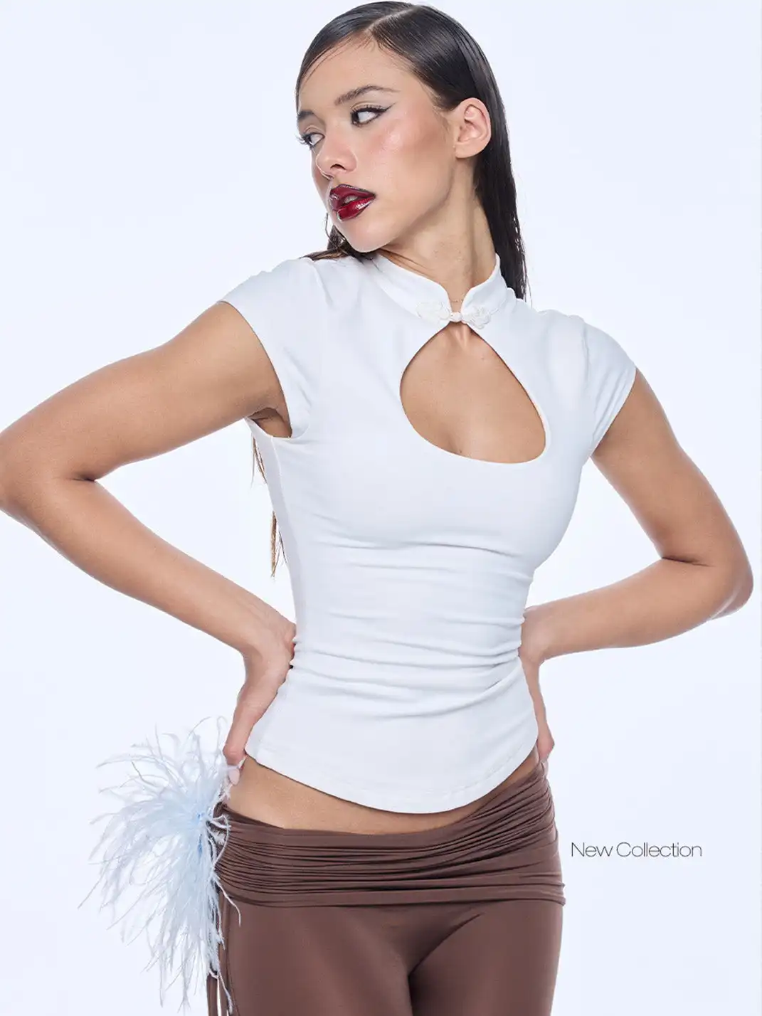 BUM STUDIO | Cut-Out Slim Fit Short Sleeve Top