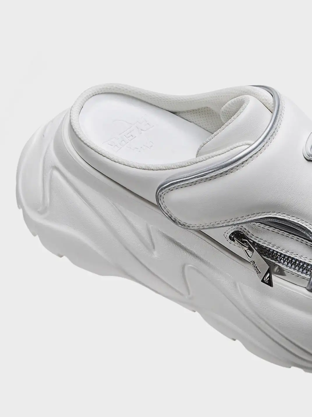 FYSPR | Platform Closed-Toe Slippers-White