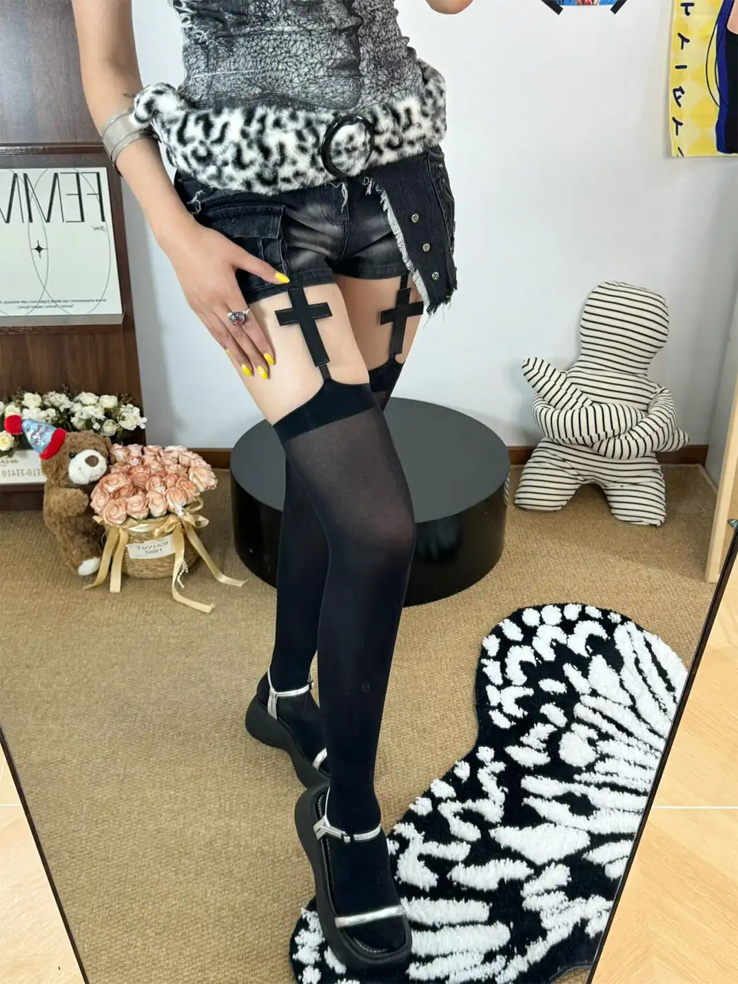 HotBonBon | Cross Suspender Stockings