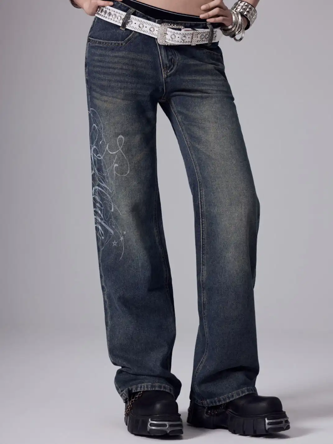 3MODE | Embroidered Flared Jeans