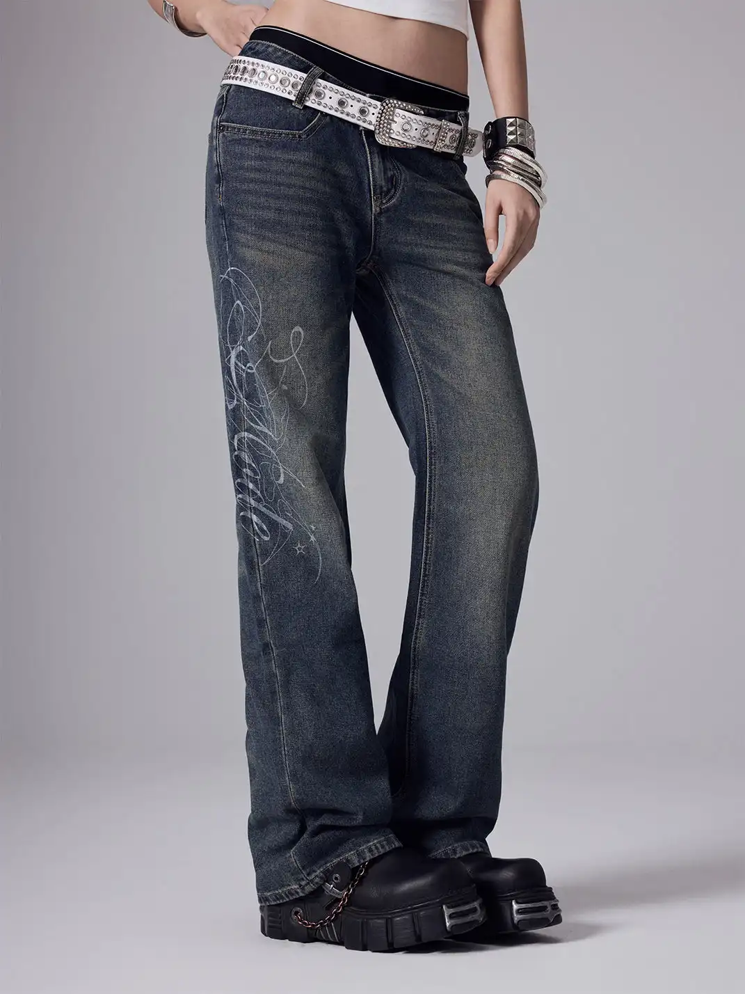 3MODE | Embroidered Flared Jeans