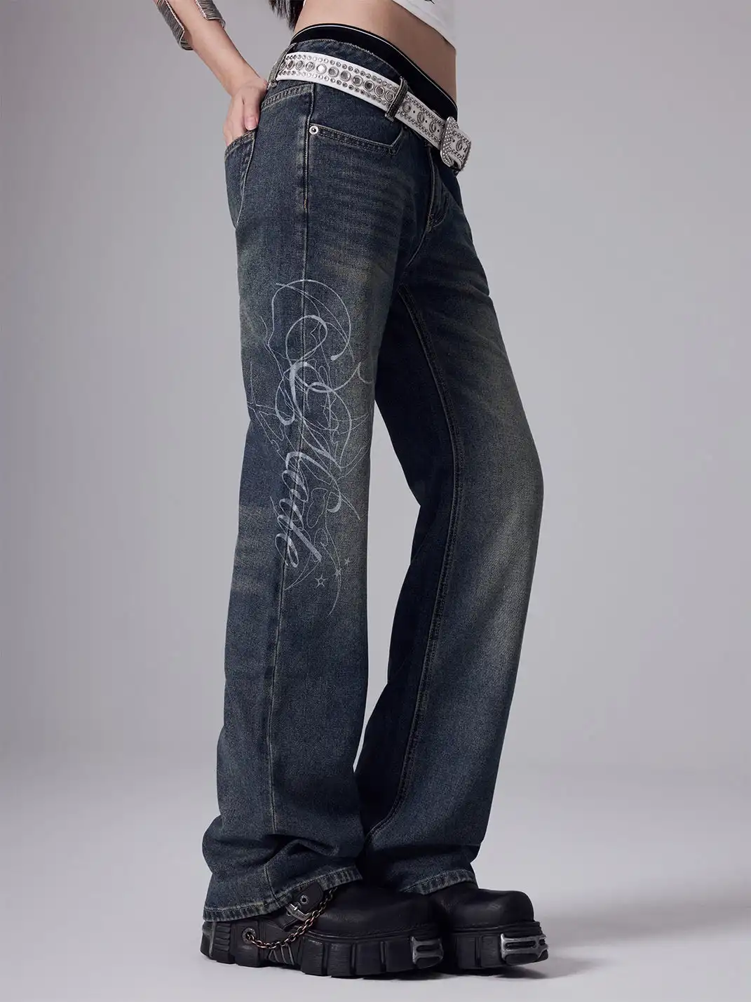 3MODE | Embroidered Flared Jeans