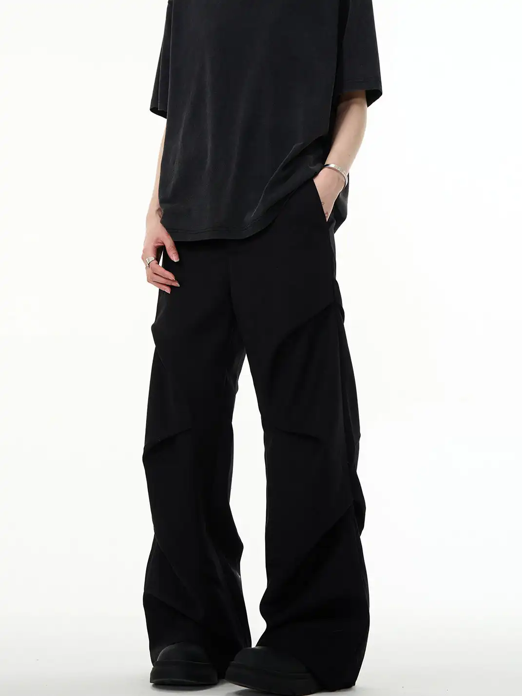 MADWITCH | Pleated Black Flared Trousers