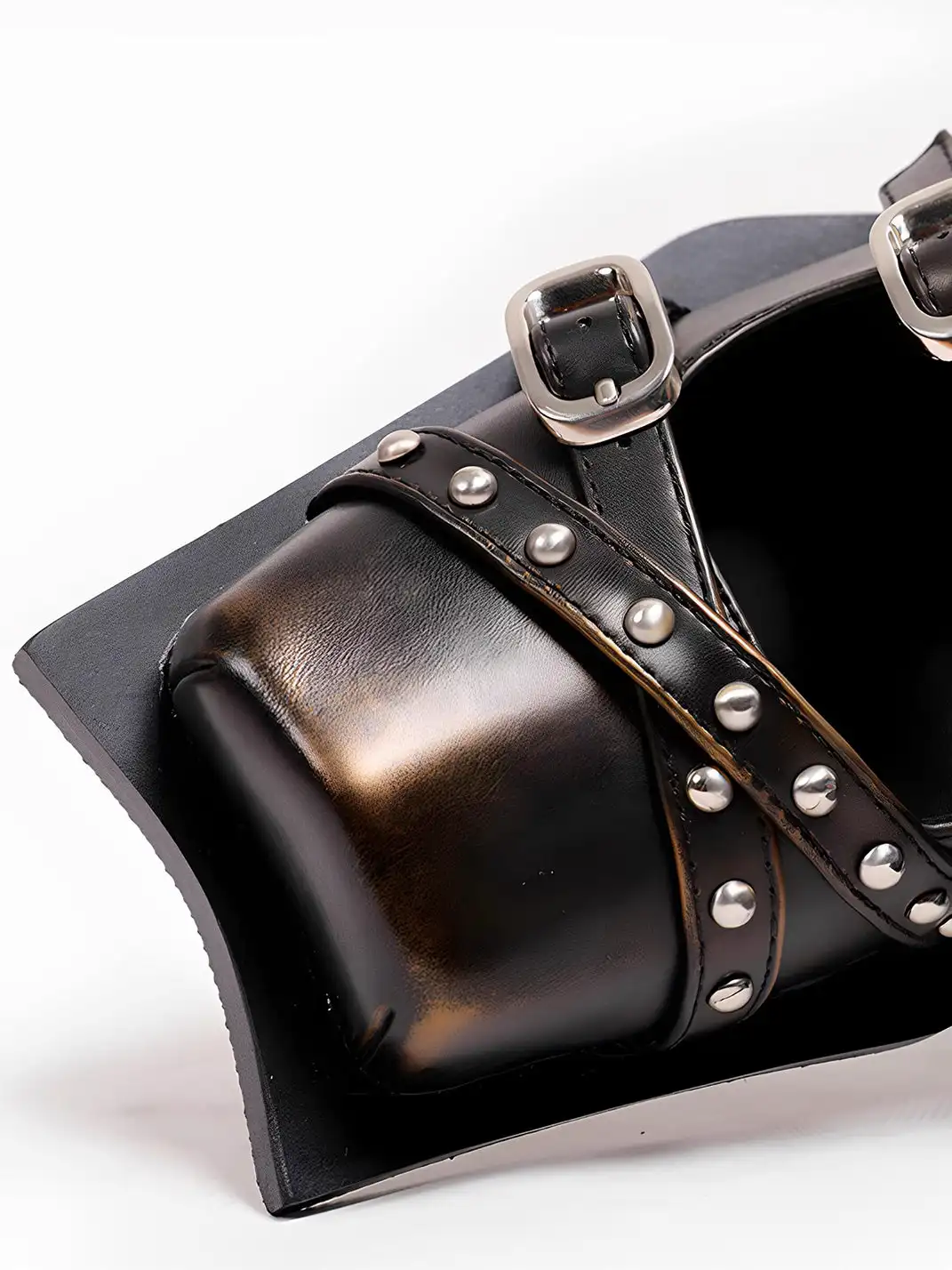 PINJIAHUI | Rivet Cap Toe Block Heel Sandals
