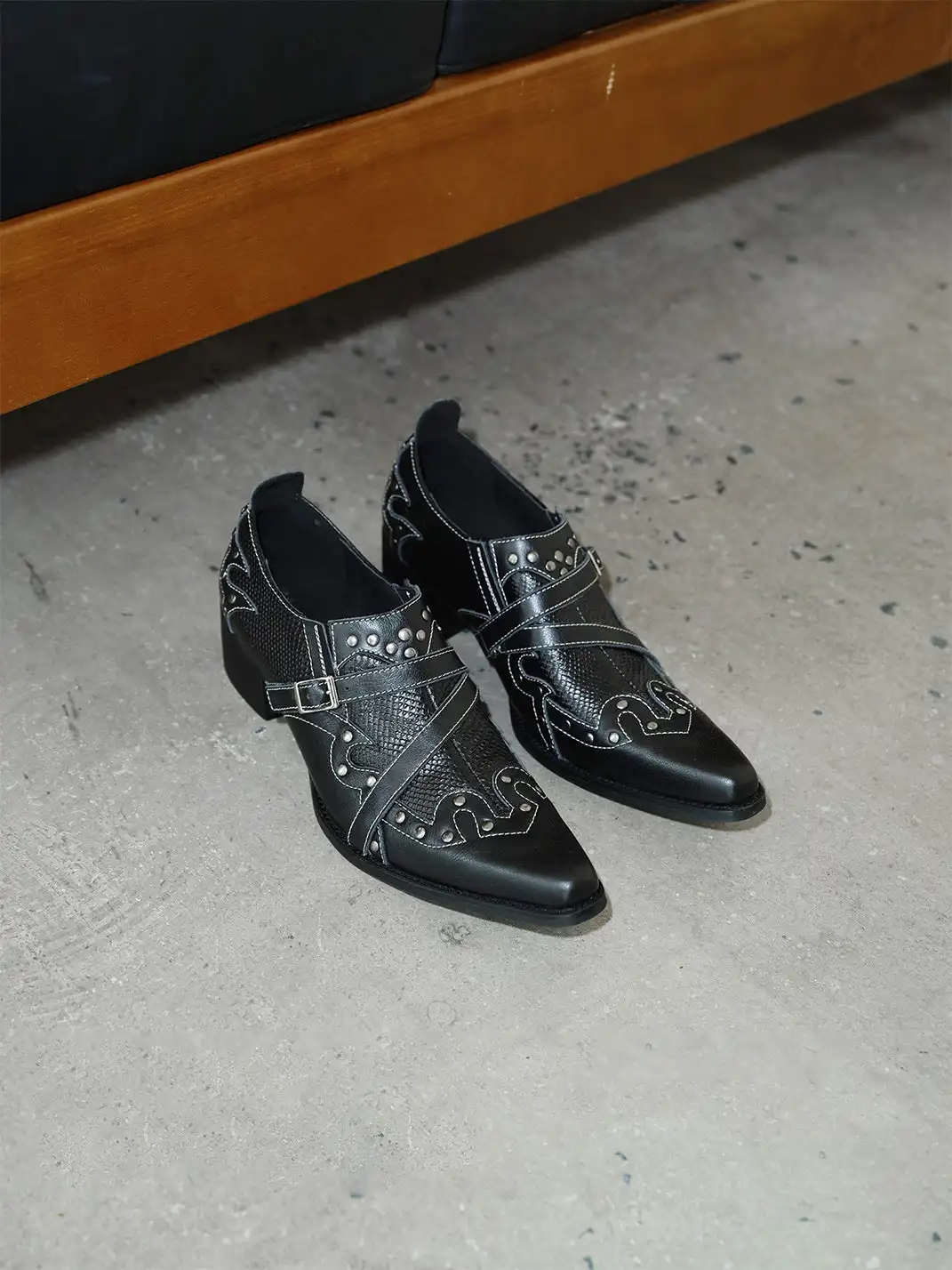 Mooreyu Atelier | Pointed Toe Rivet Buckle Block Heel Shoes