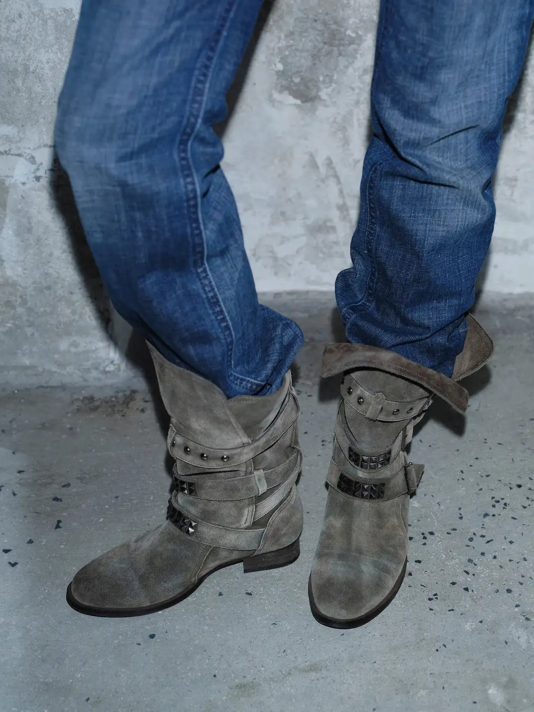 Mooreyu Atelier | Suede Leather Buckle Knight Boots