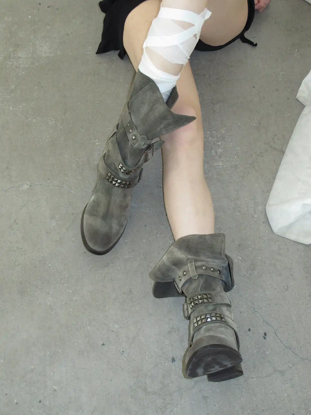 Mooreyu Atelier | Suede Leather Buckle Knight Boots