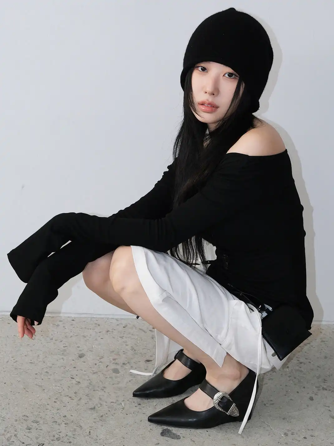 Mooreyu Atelier | Pointed Toe Buckle Wedge Heel Pumps
