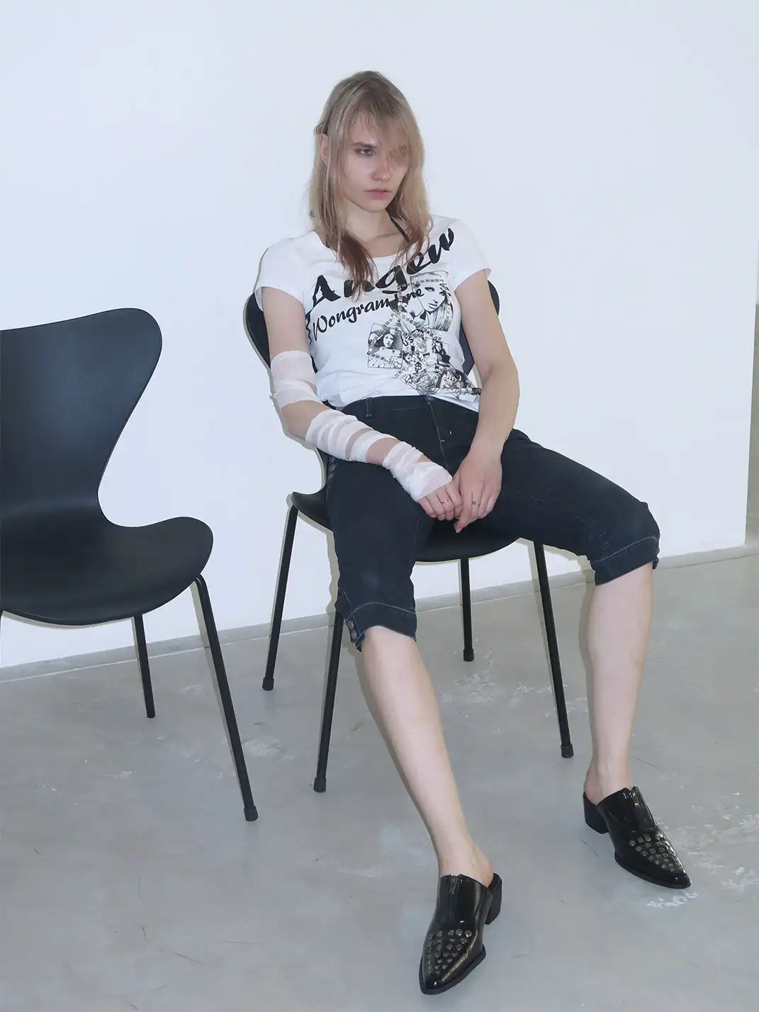 Mooreyu Atelier | Rivet Pointed Toe Block Heel Mules