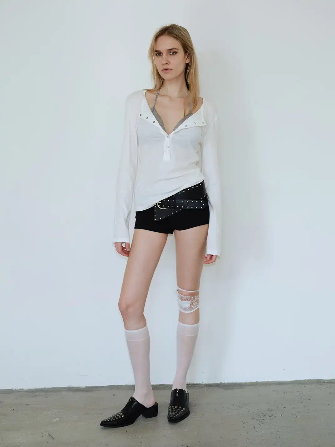 Mooreyu Atelier | Rivet Pointed Toe Block Heel Mules