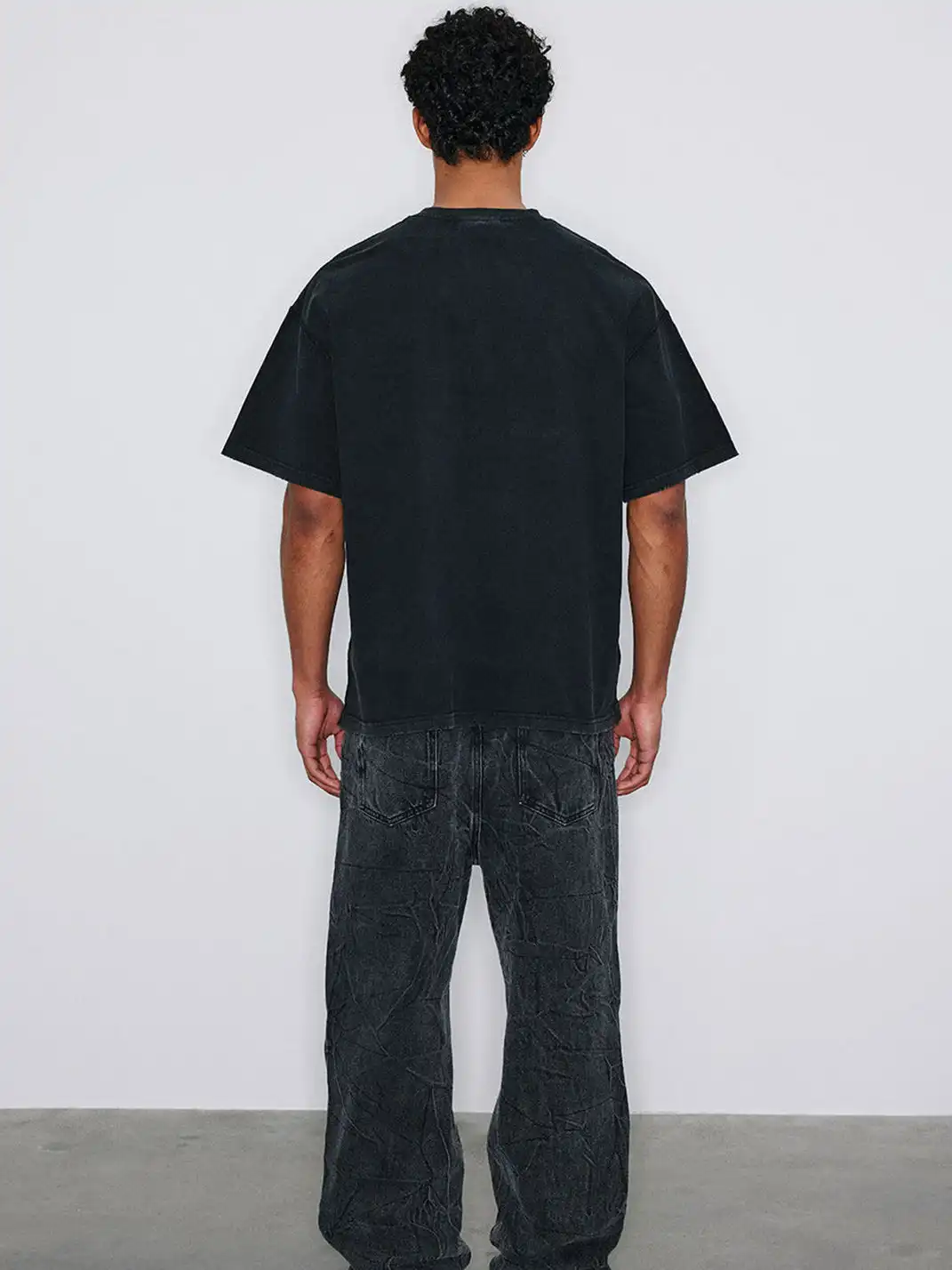 NOVACAM | Cracked Print Reverse Stitch Short Sleeve T-Shirt