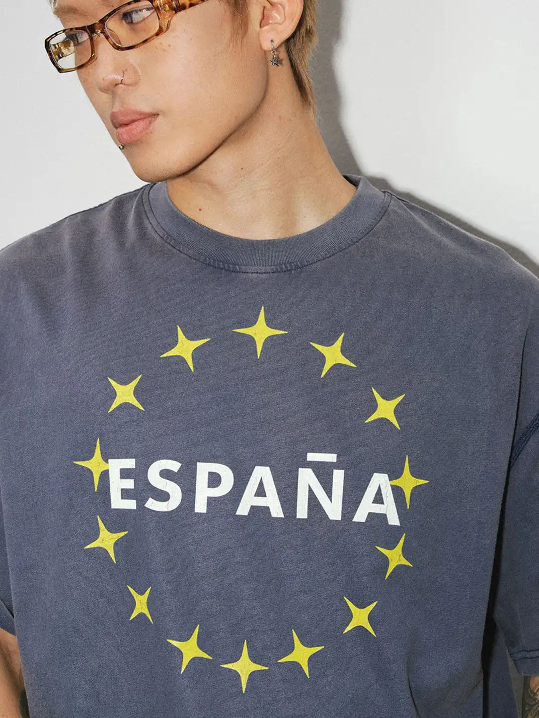 NOVACAM | Letter Logo Star Print T-Shirt