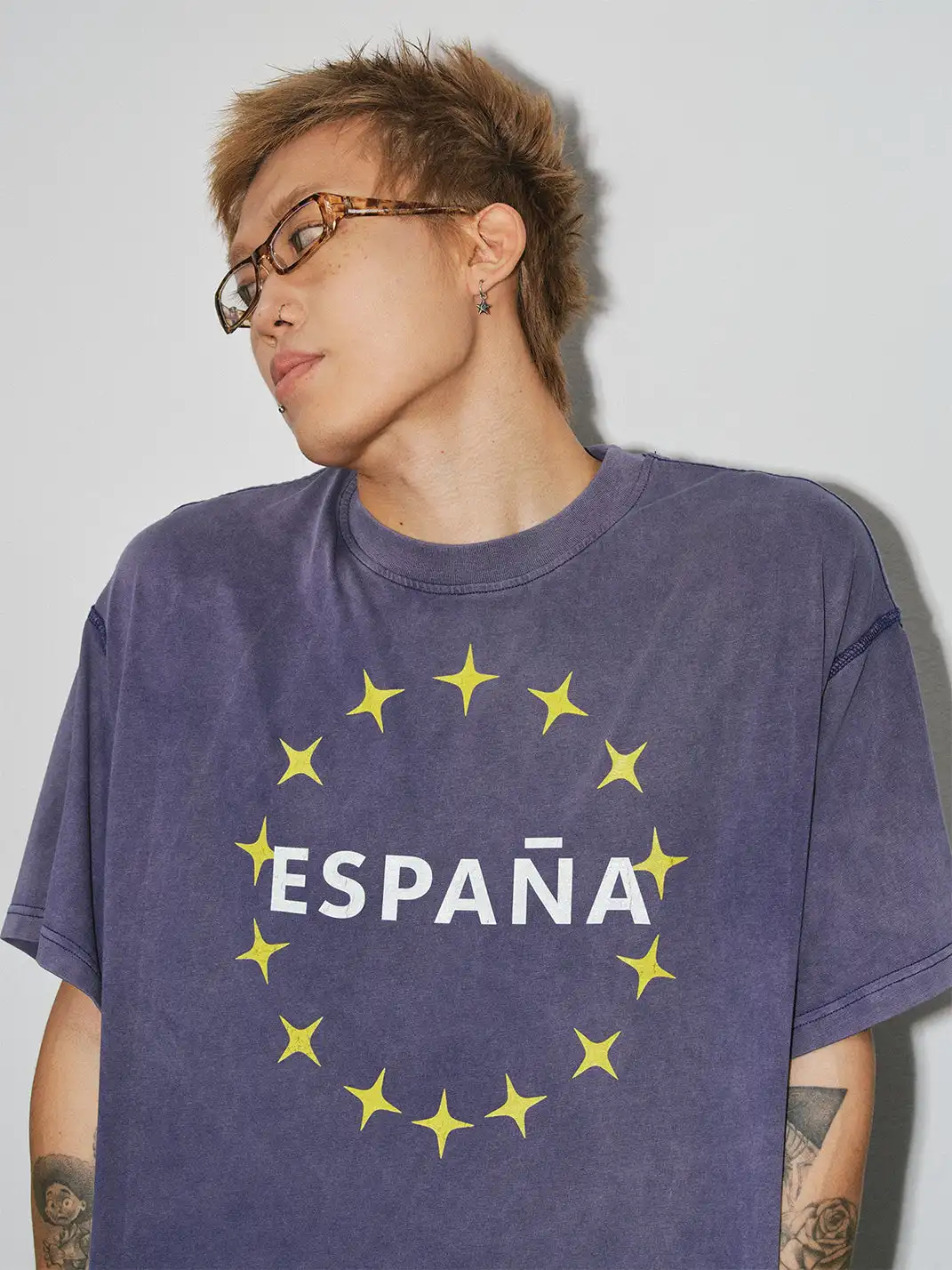 NOVACAM | Letter Logo Star Print T-Shirt