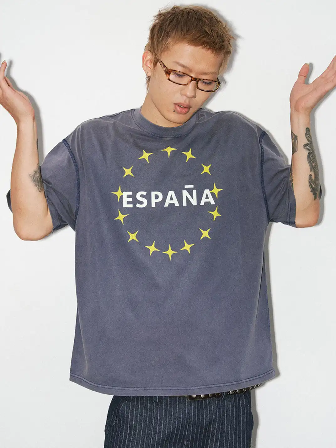 NOVACAM | Letter Logo Star Print T-Shirt
