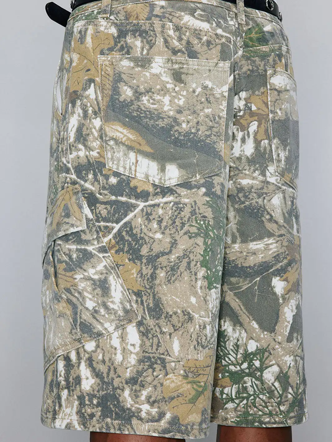 NOVACAM | Vintage Branch Camo Cargo Shorts
