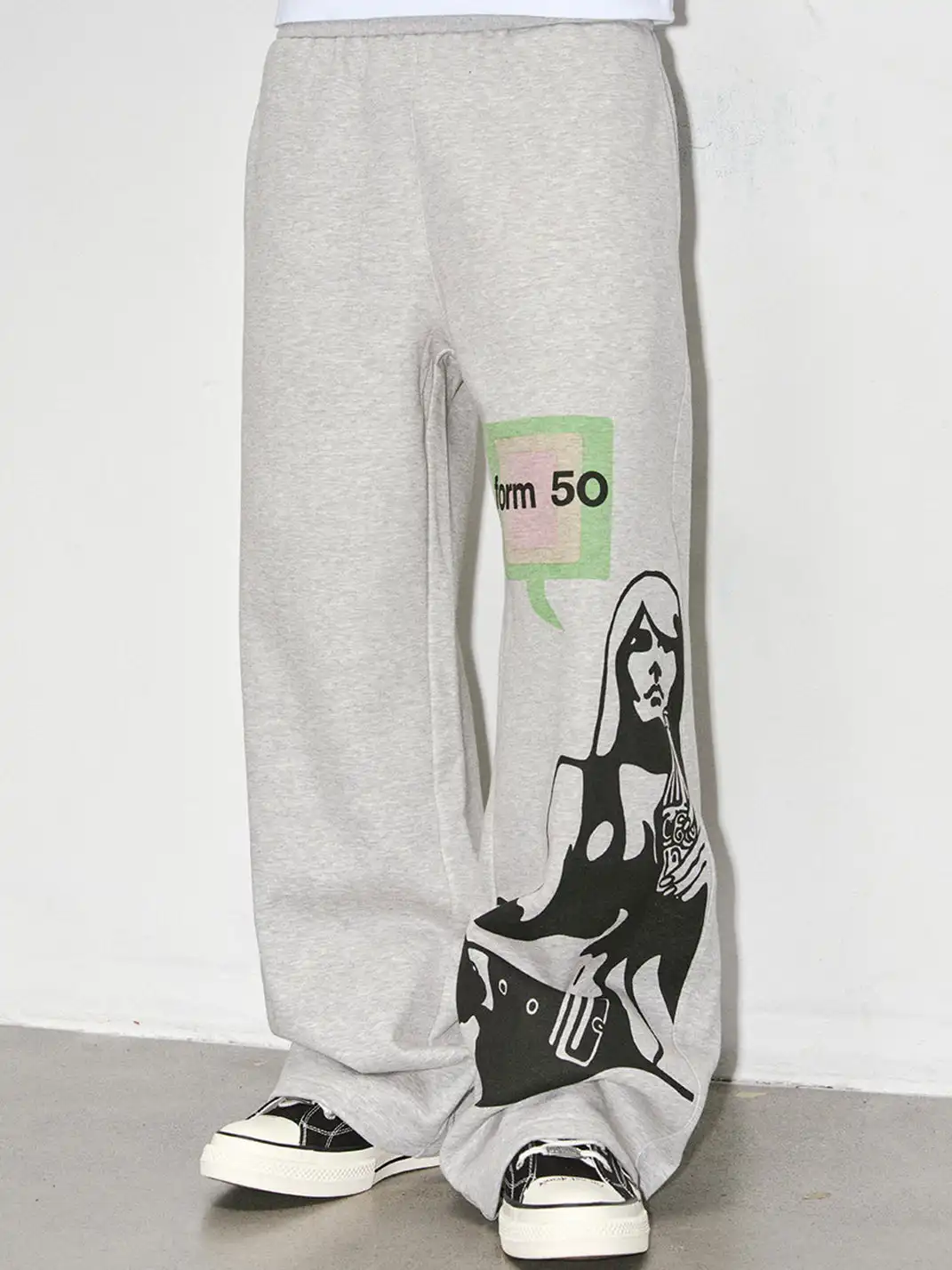 NOVACAM | Portrait Print Curved Wide-Leg Sweatpants