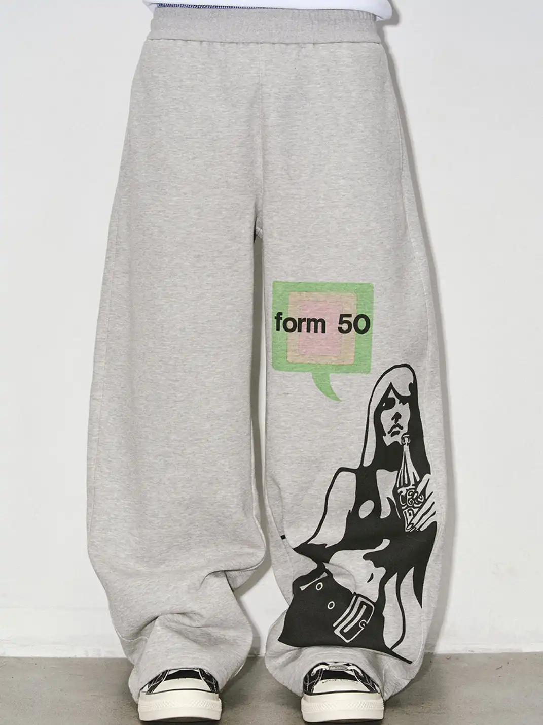 NOVACAM | Portrait Print Curved Wide-Leg Sweatpants