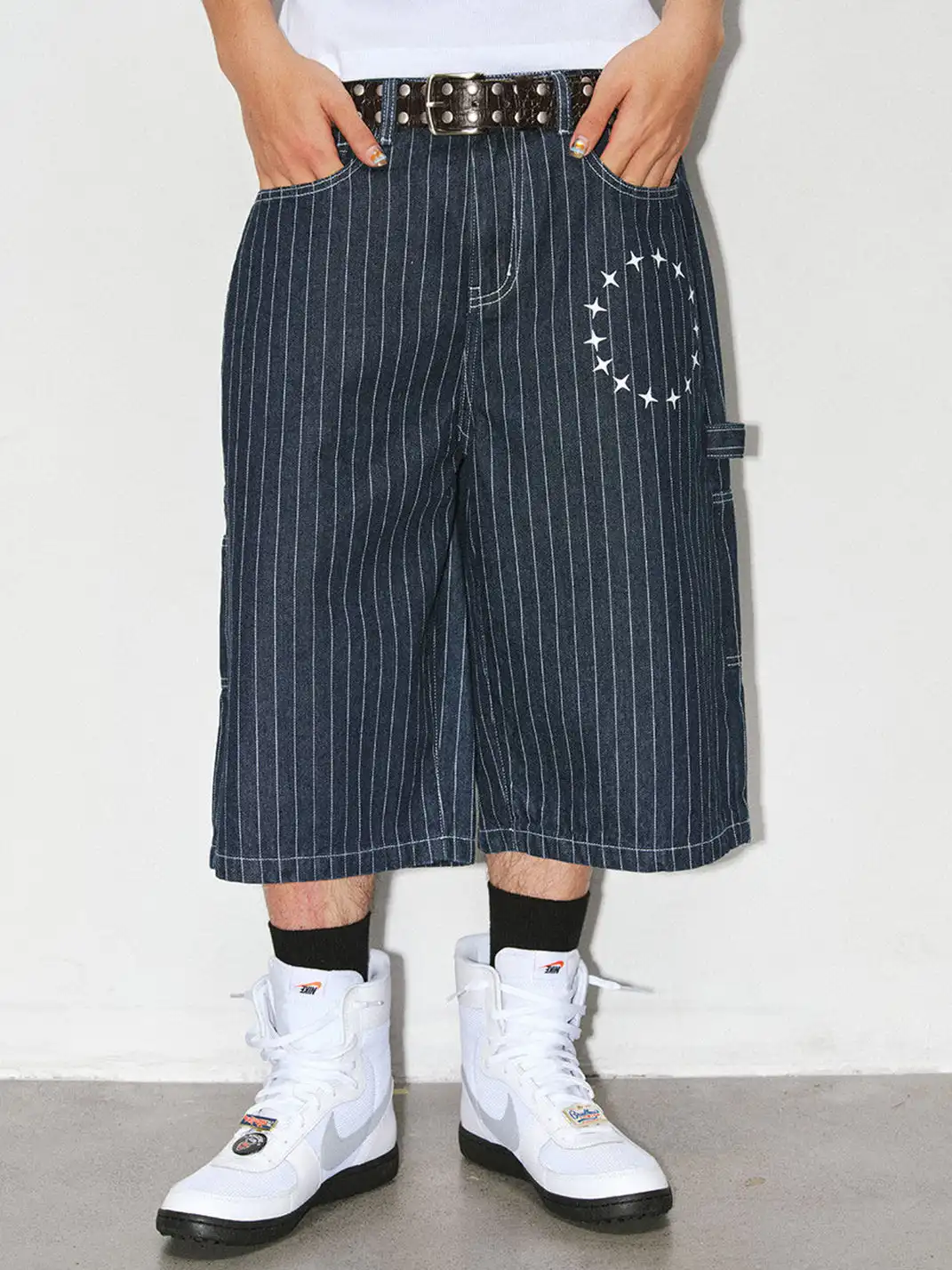 NOVACAM | Vertical Stripe Star Print Cropped Jeans