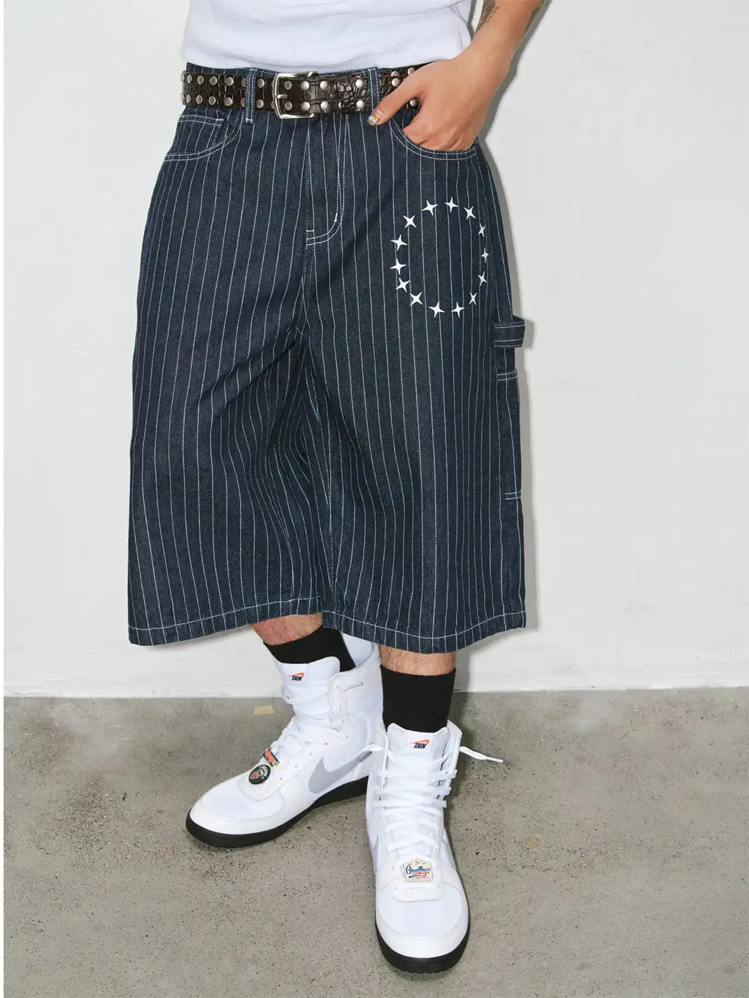NOVACAM | Vertical Stripe Star Print Cropped Jeans