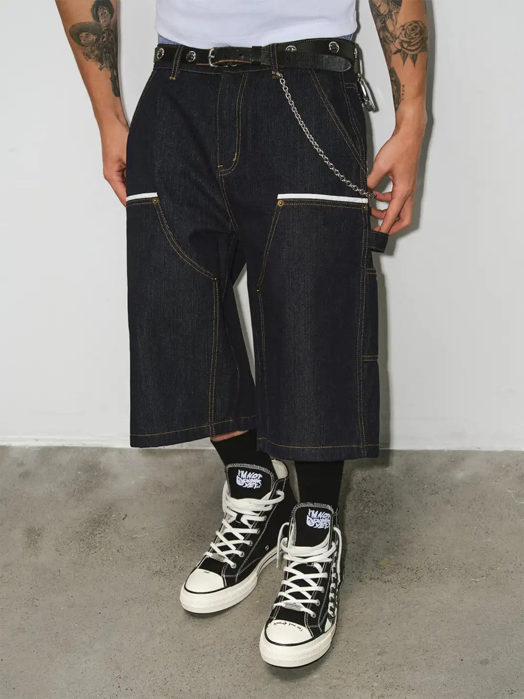 NOVACAM | White Stripe Cropped Jeans