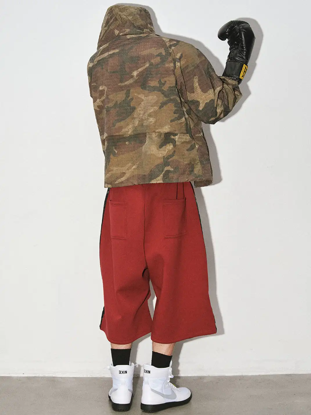 NOVACAM | Curved Sweatpants Flocked Print Cropped Trousers