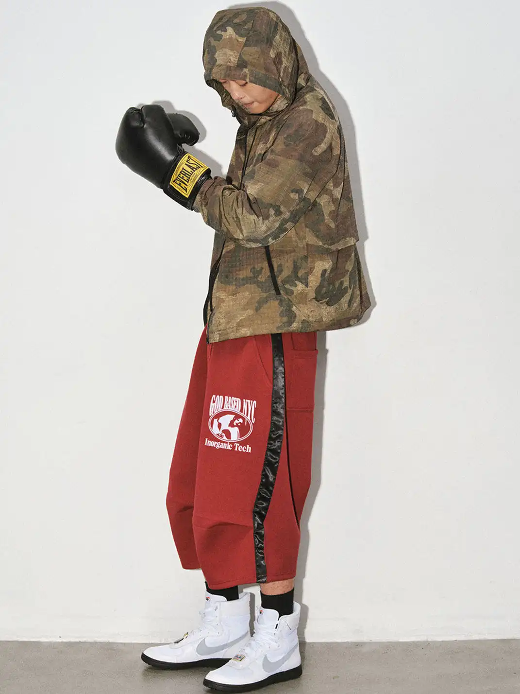 NOVACAM | Curved Sweatpants Flocked Print Cropped Trousers