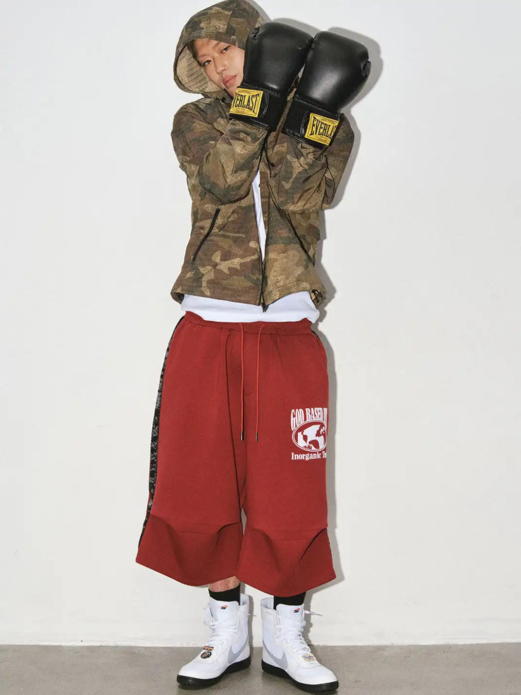 NOVACAM | Curved Sweatpants Flocked Print Cropped Trousers