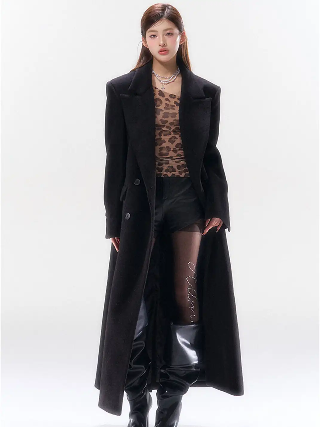 HiimDai | Hugging Hip Leather Shorts
