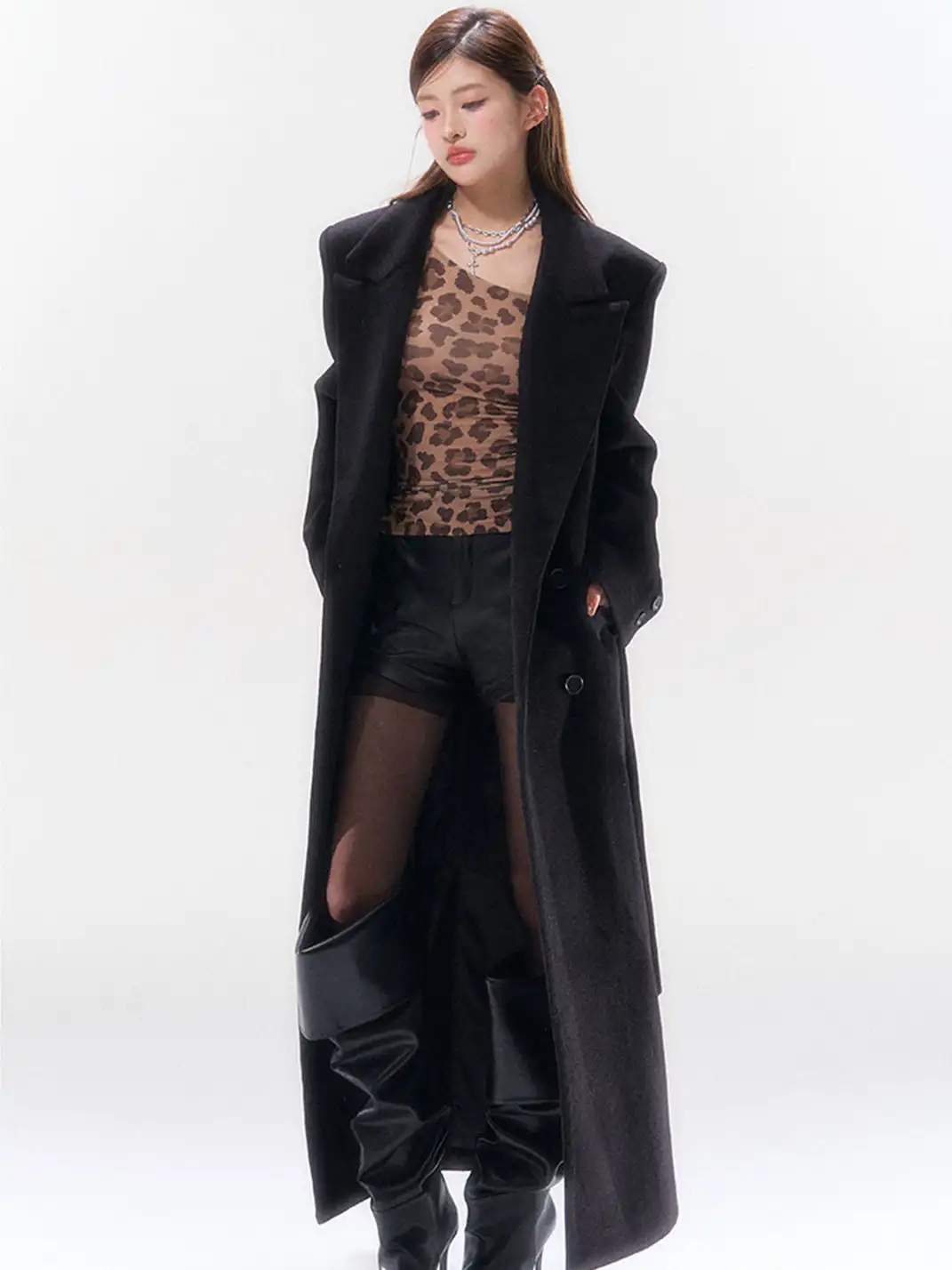 HiimDai | Hugging Hip Leather Shorts