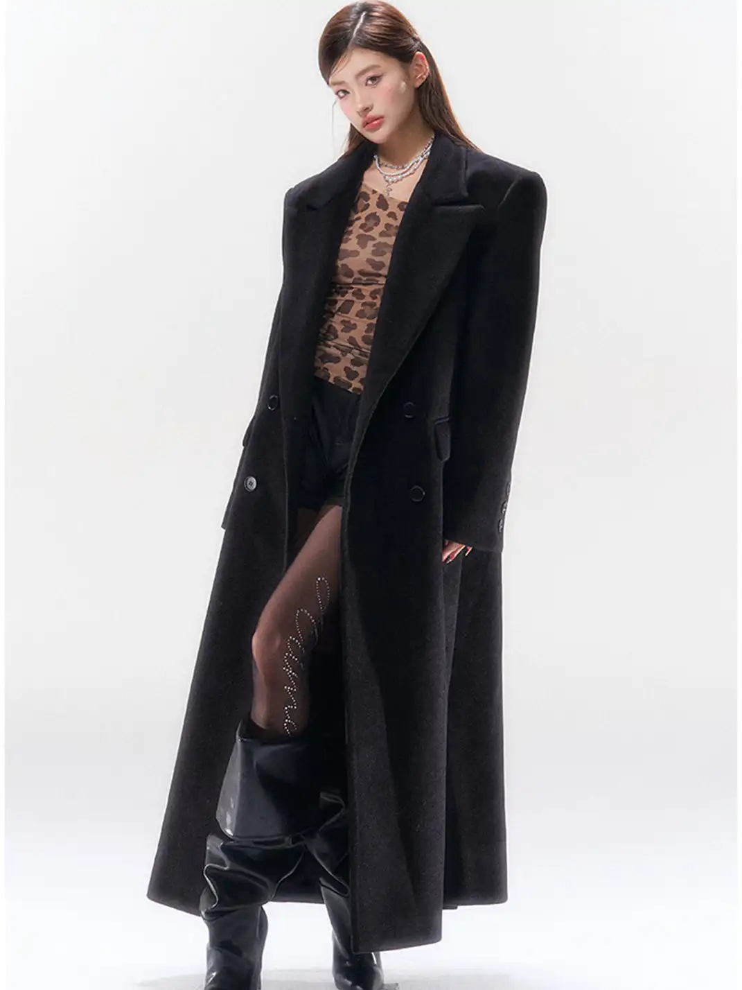 HiimDai | Hugging Hip Leather Shorts