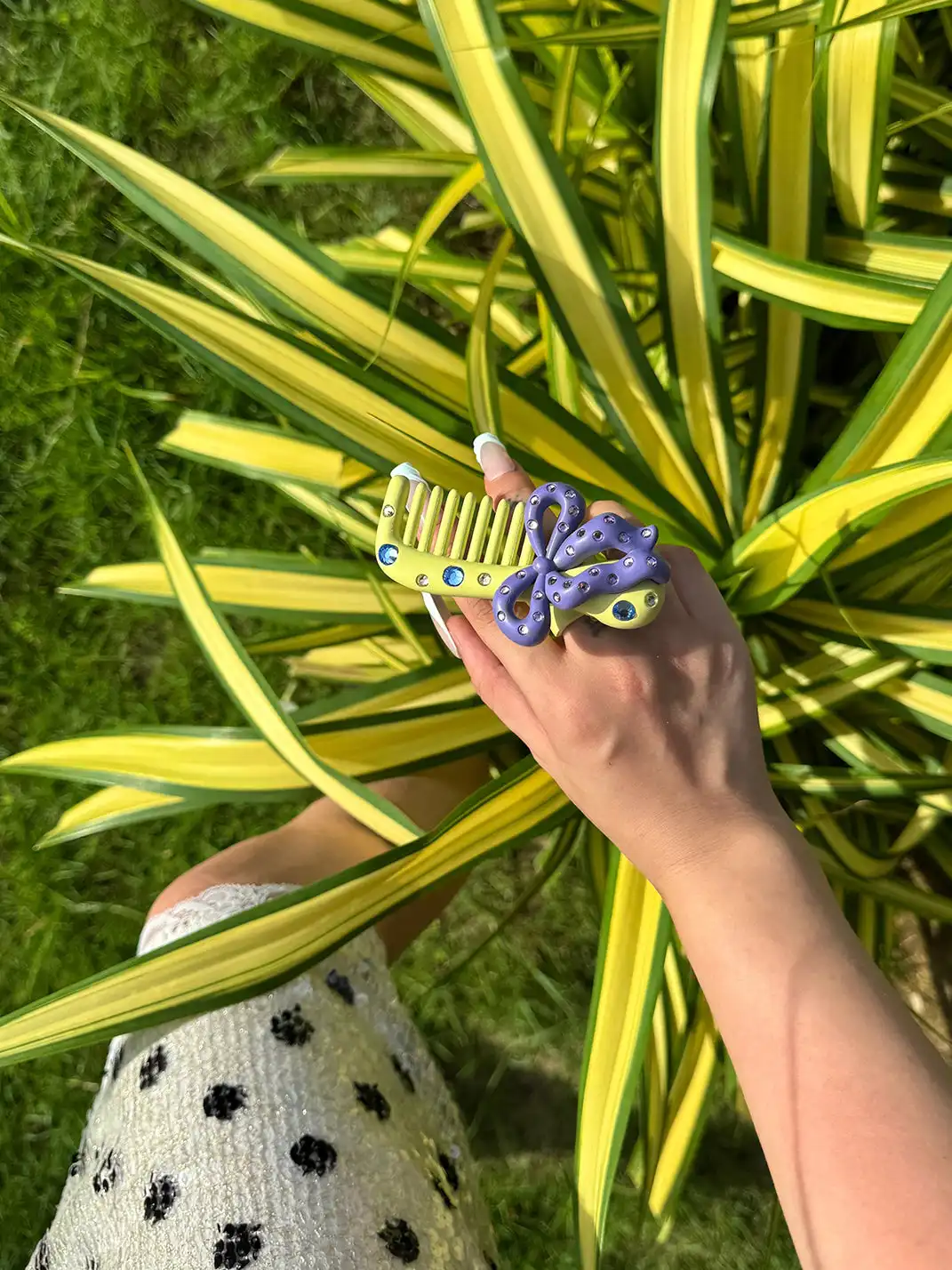 Emo Salad | Rhinestone Comb Bow Ring