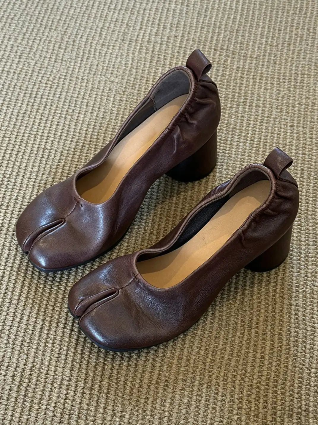RONG | Split Toe Slip On Chunky Heels