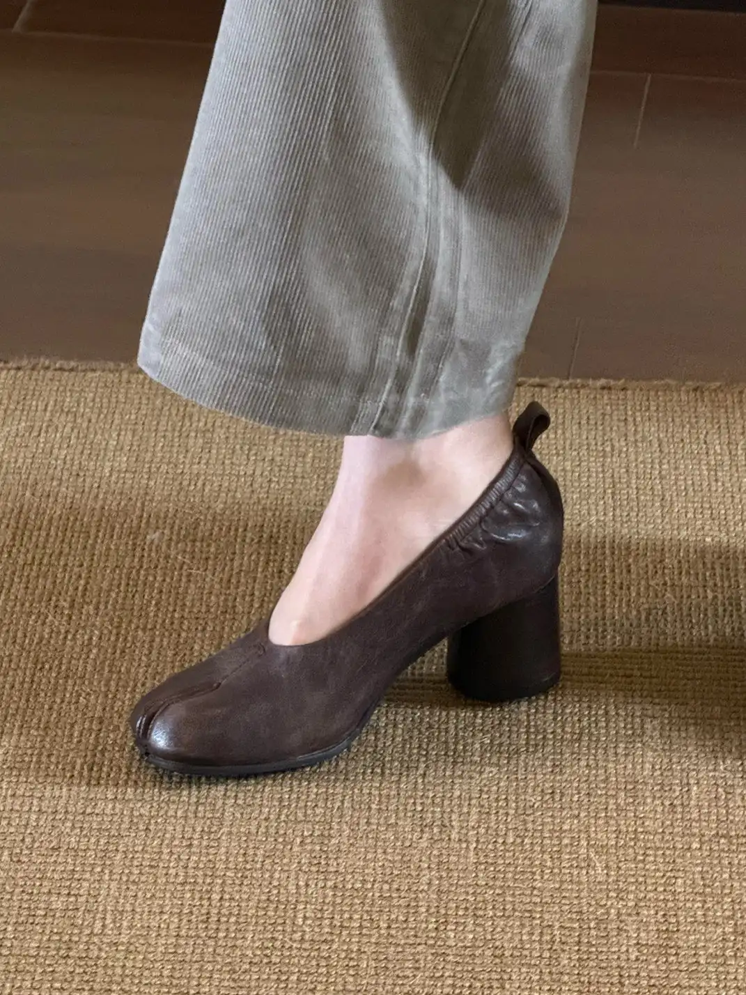 RONG | Split Toe Slip On Chunky Heels