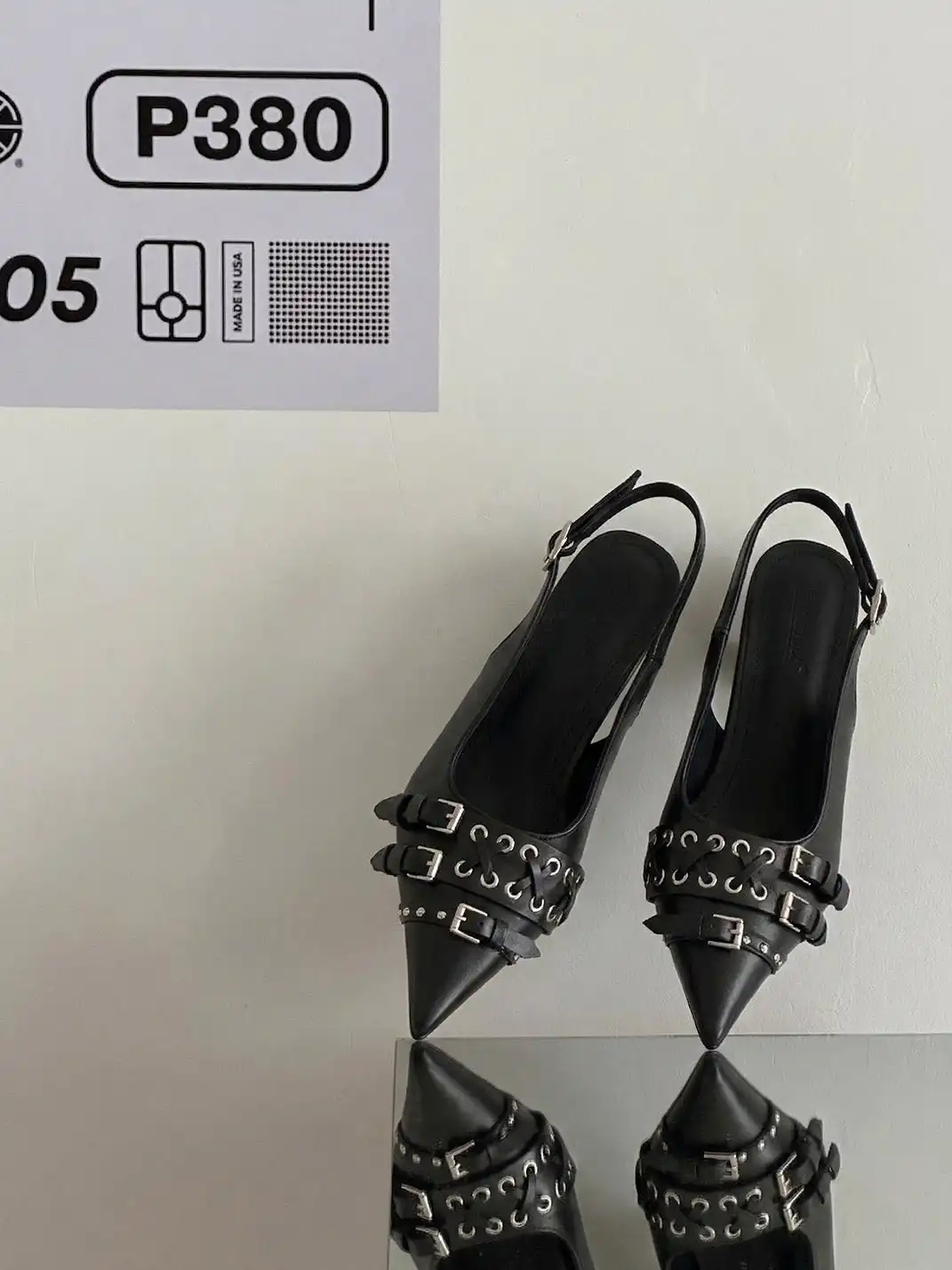 RONG | Pointed Toe Buckle Floating High Heels
