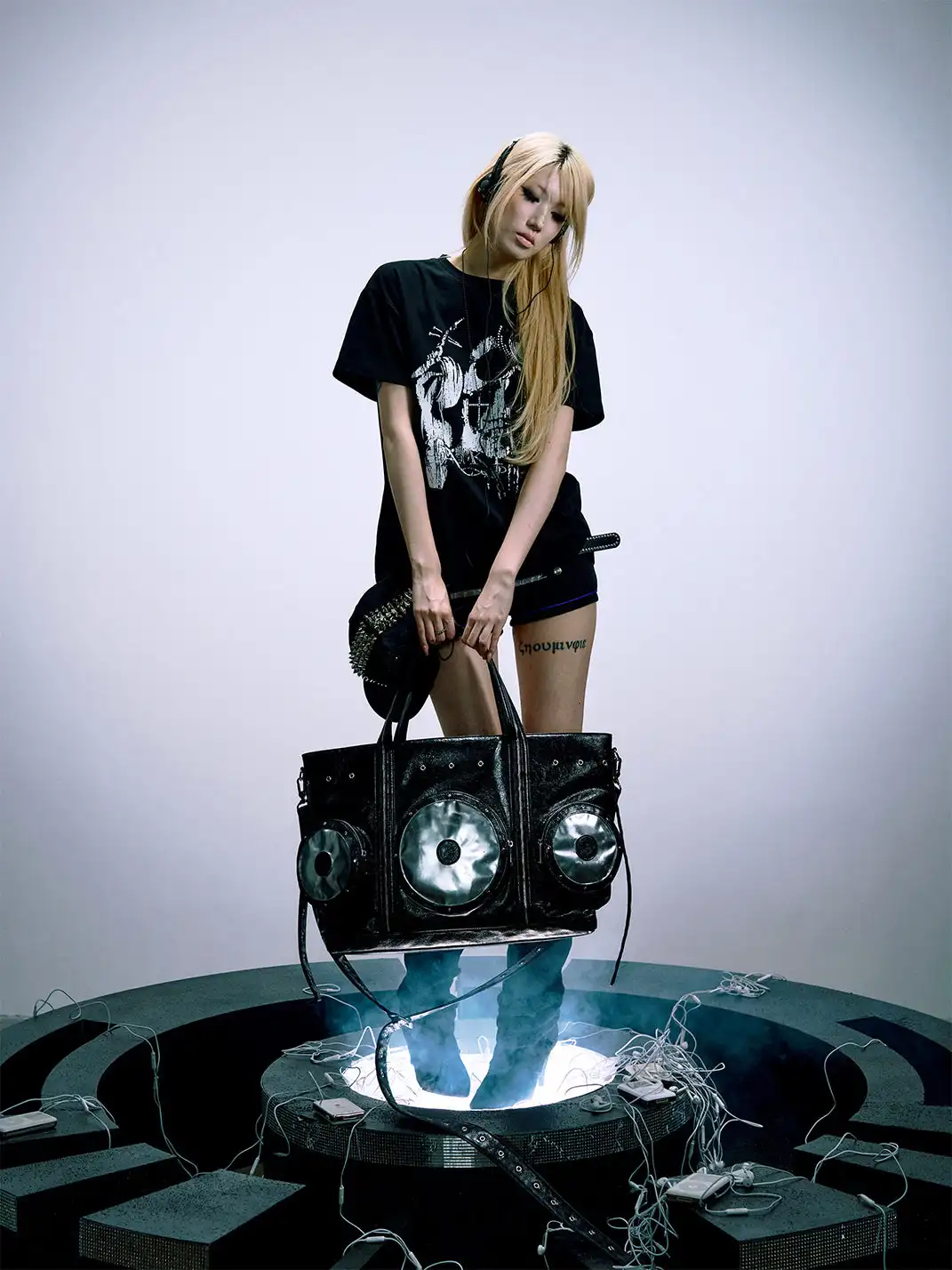 PAIKI | Skull & Sword Graphic Regular Shoulder Crew Neck T-Shirt