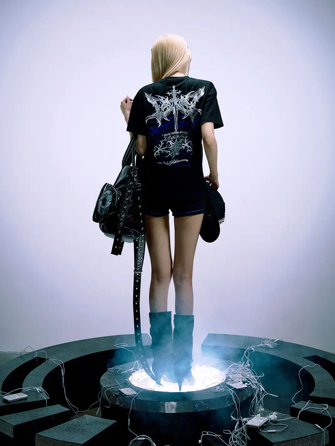 PAIKI | Skull & Sword Graphic Regular Shoulder Crew Neck T-Shirt