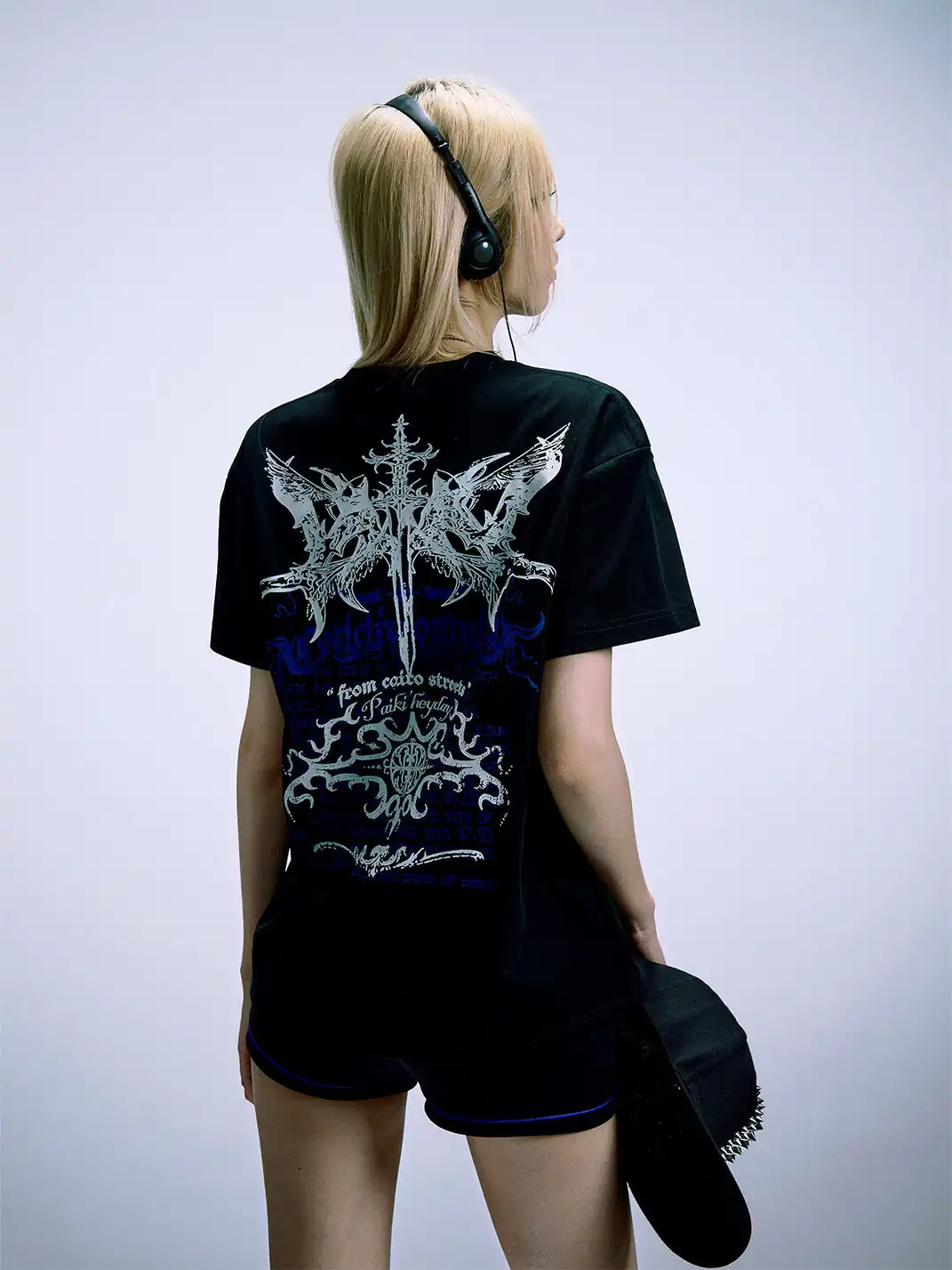 PAIKI | Skull & Sword Graphic Regular Shoulder Crew Neck T-Shirt