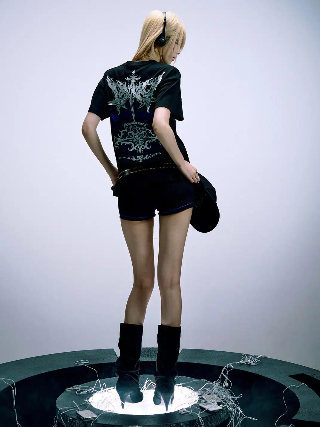 PAIKI | Skull & Sword Graphic Regular Shoulder Crew Neck T-Shirt
