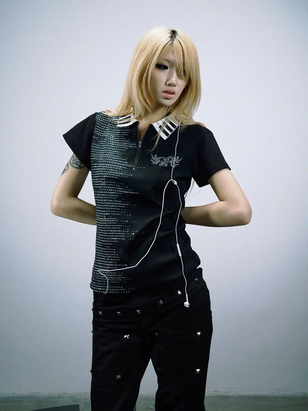 PAIKI | Heavy-Duty Rhinestone Cursive Letter & Note Polo Shirt