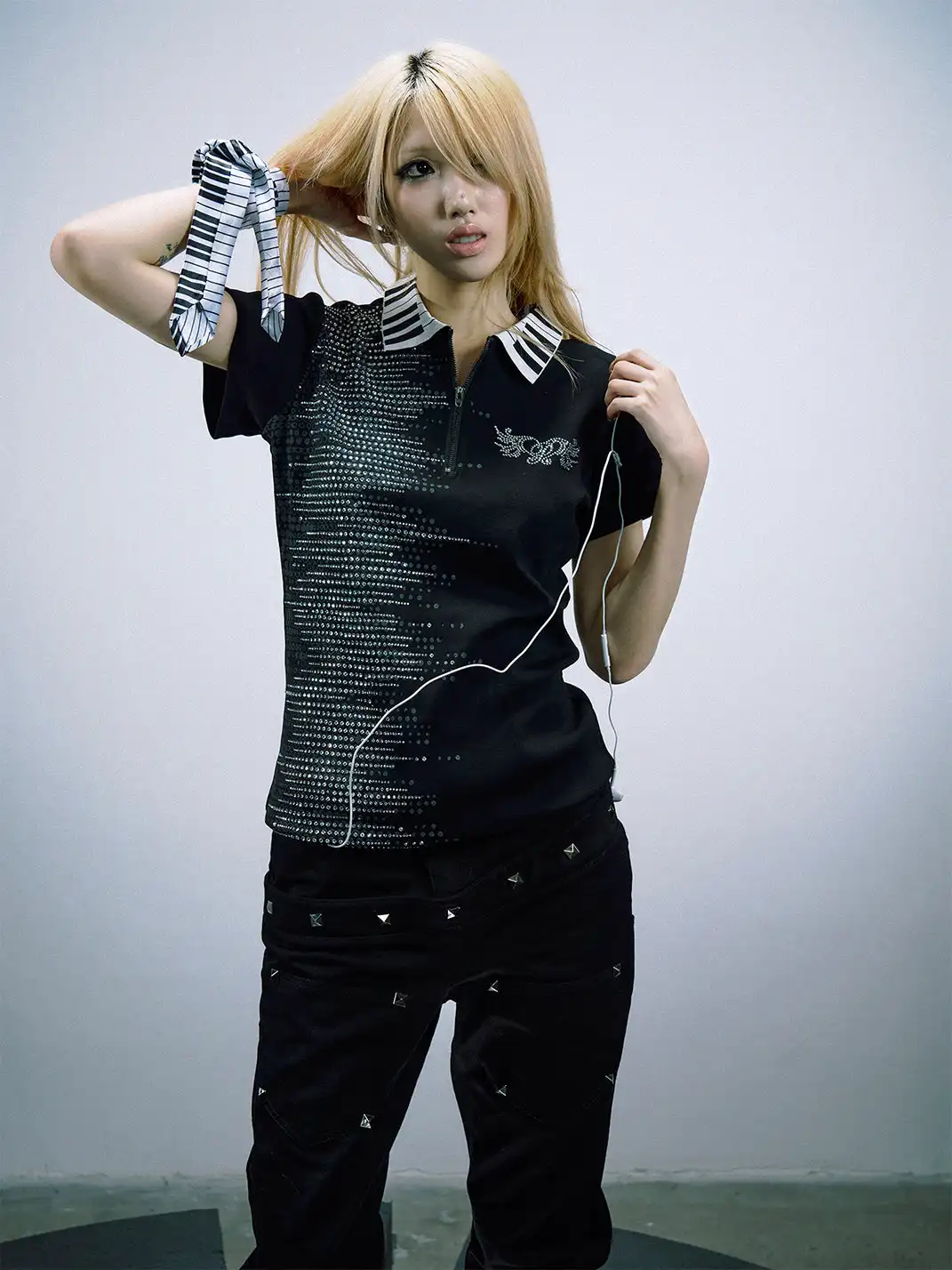 PAIKI | Heavy-Duty Rhinestone Cursive Letter & Note Polo Shirt