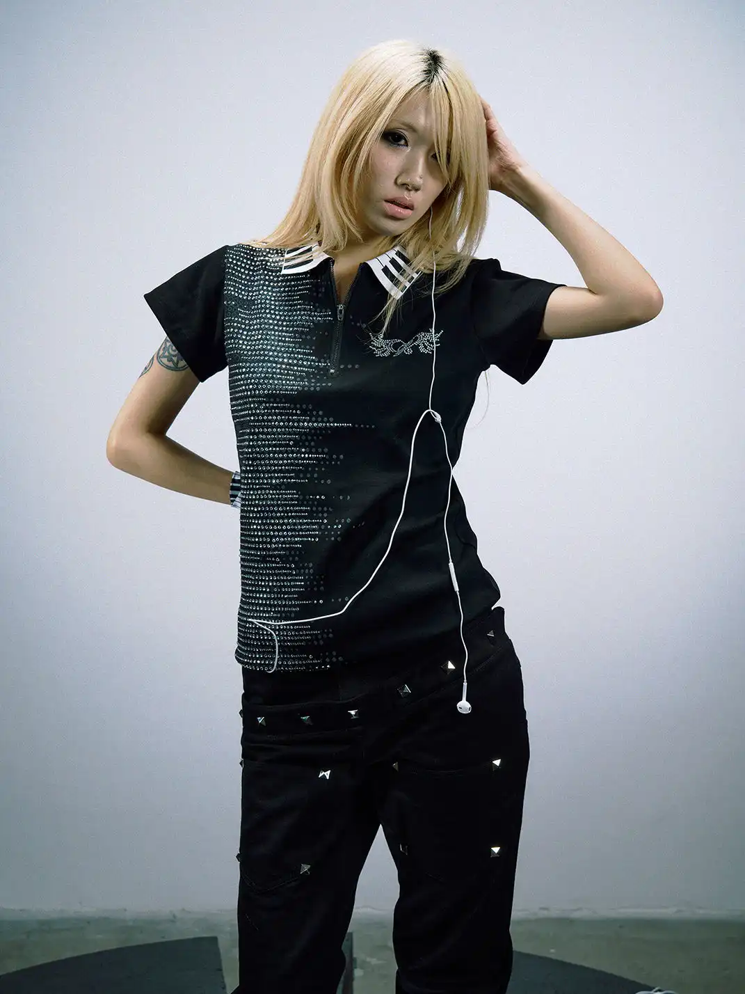 PAIKI | Heavy-Duty Rhinestone Cursive Letter & Note Polo Shirt