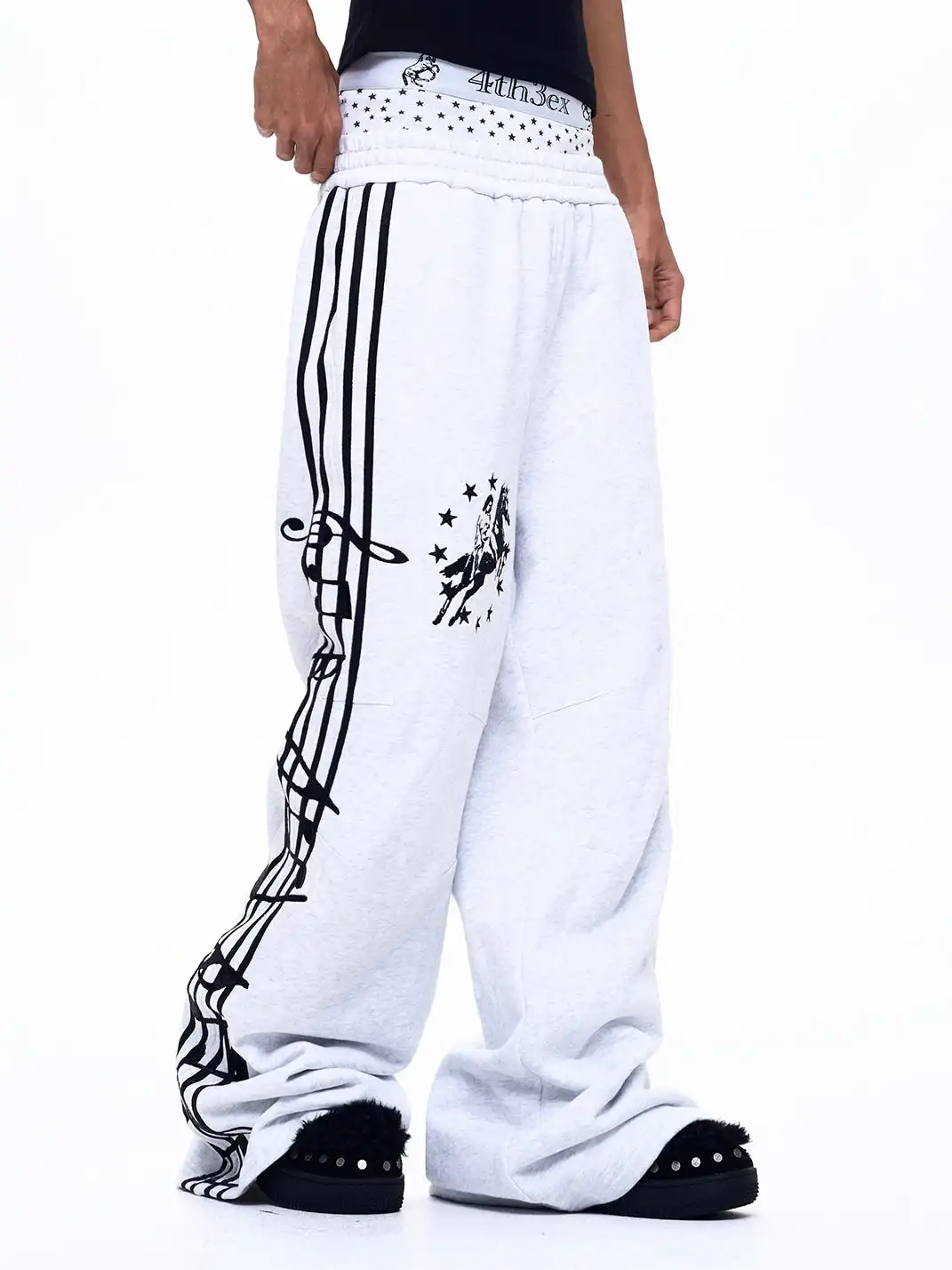 Fourth3ex | Staff Note War Horse Embroidered Sweatpants-White