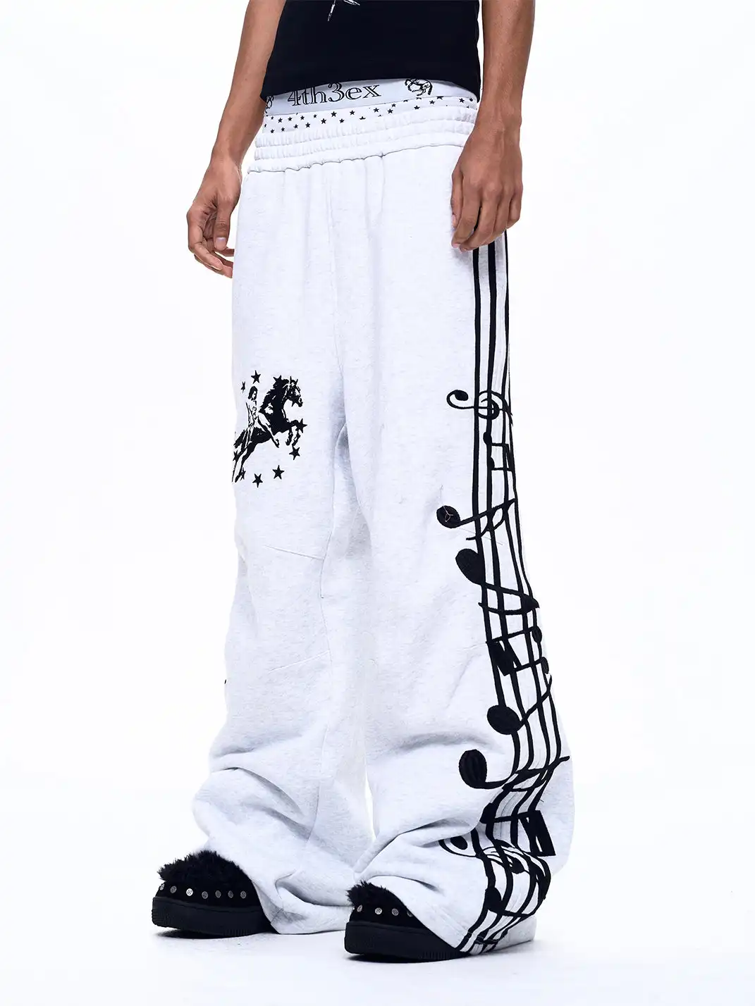 Fourth3ex | Staff Note War Horse Embroidered Sweatpants-White