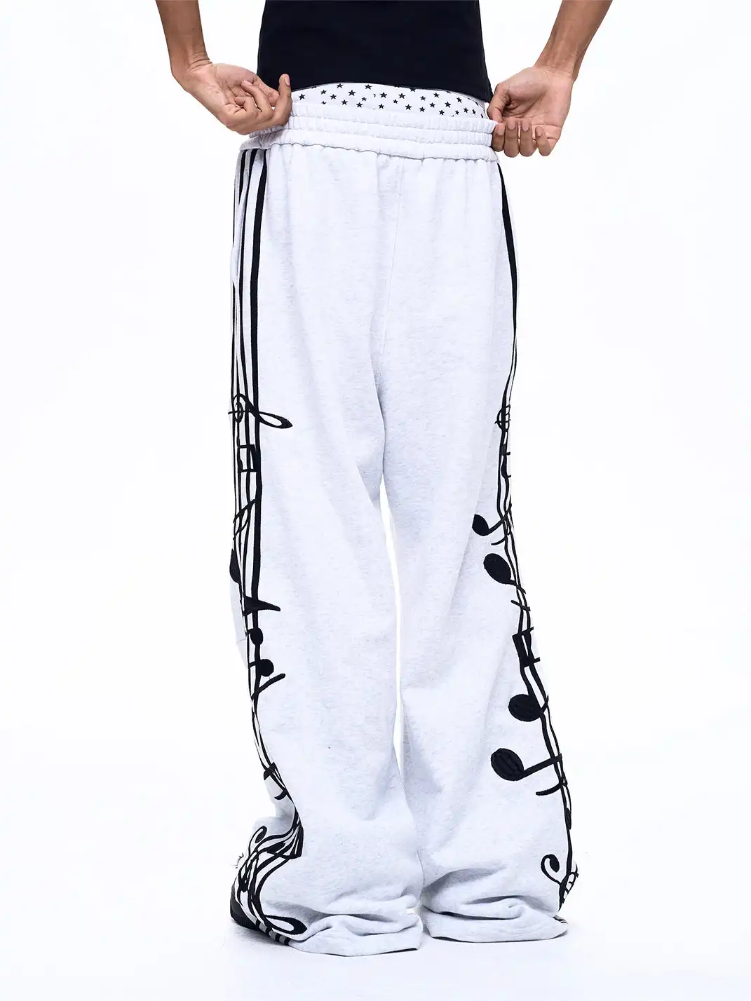 Fourth3ex | Staff Note War Horse Embroidered Sweatpants-White