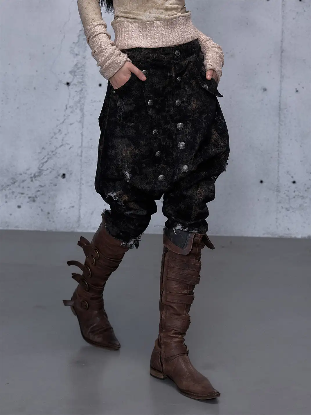 NO ROMANCE | Distressed Ripped Denim Cropped Pants