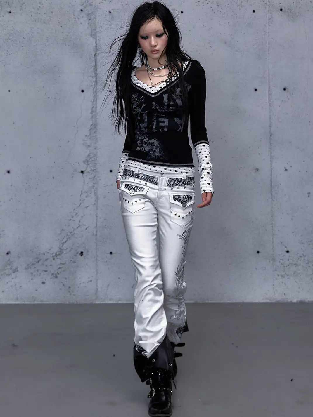 NO ROMANCE | V-Neck Spliced Stretch Base Layer Top