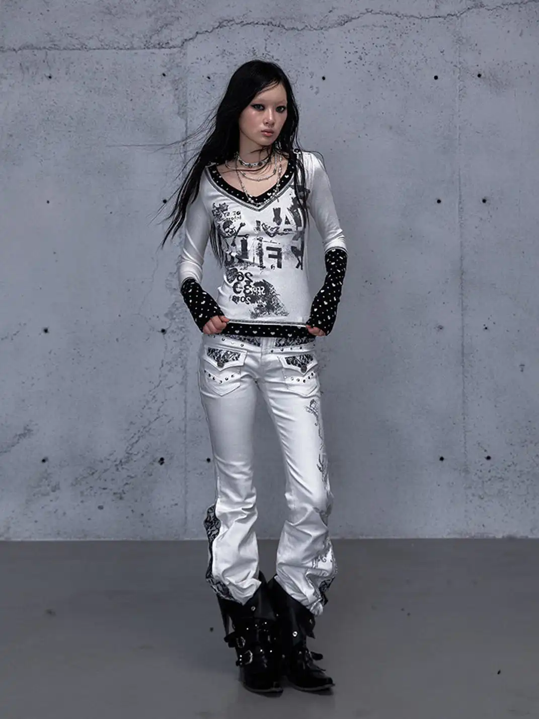NO ROMANCE | V-Neck Spliced Stretch Base Layer Top