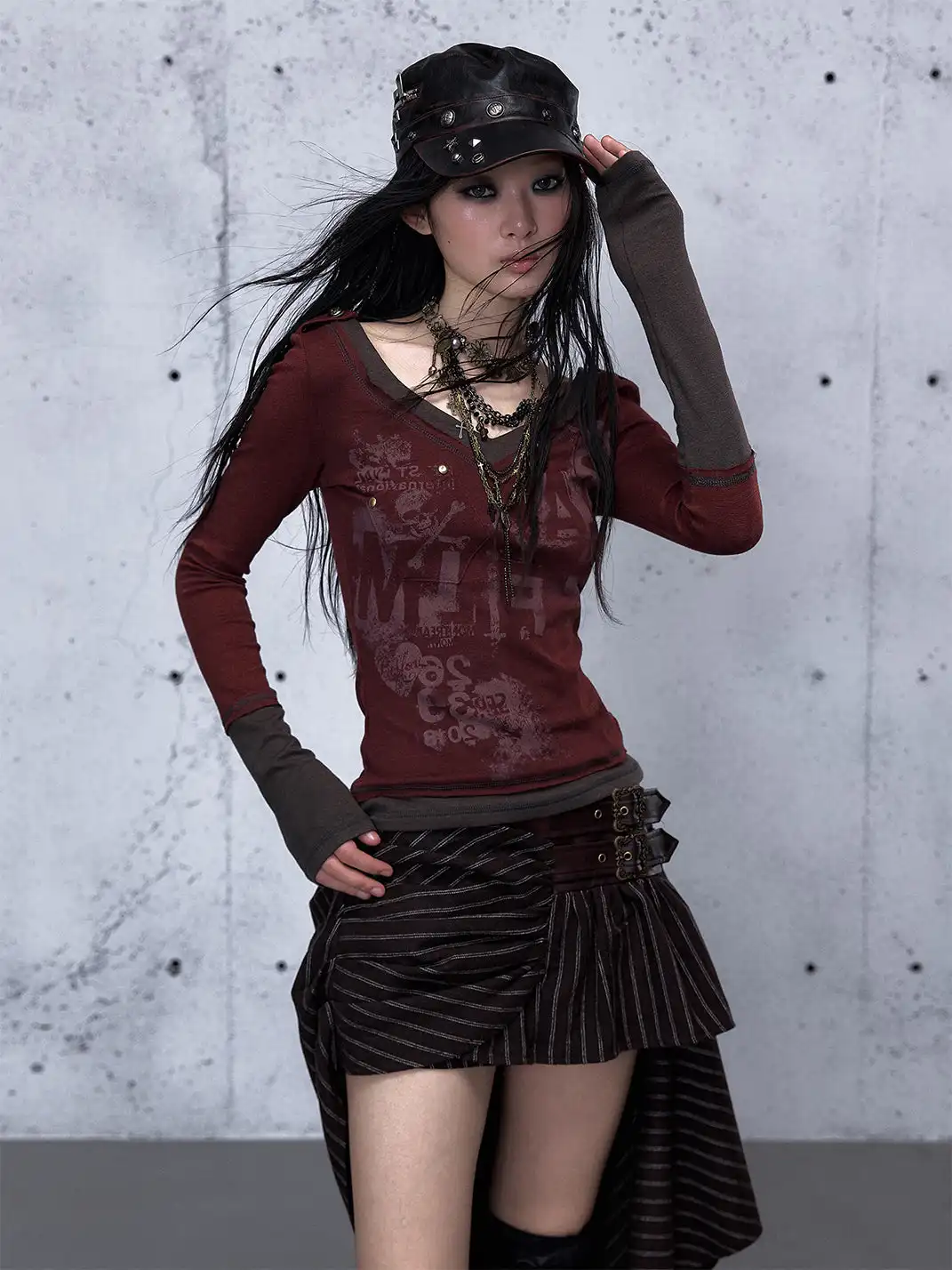 NO ROMANCE | V-Neck Spliced Stretch Base Layer Top