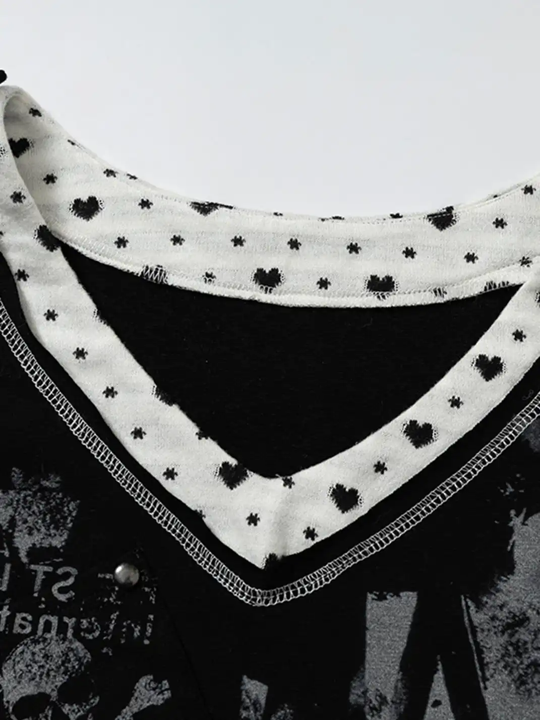 NO ROMANCE | V-Neck Spliced Stretch Base Layer Top