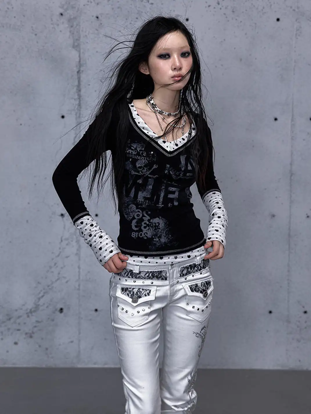 NO ROMANCE | V-Neck Spliced Stretch Base Layer Top